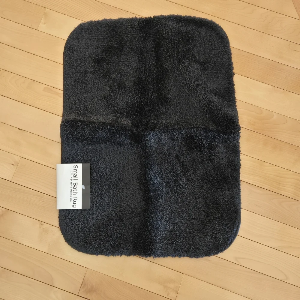2‑Piece Plush Bathroom Rug Set – Black – New With Tags